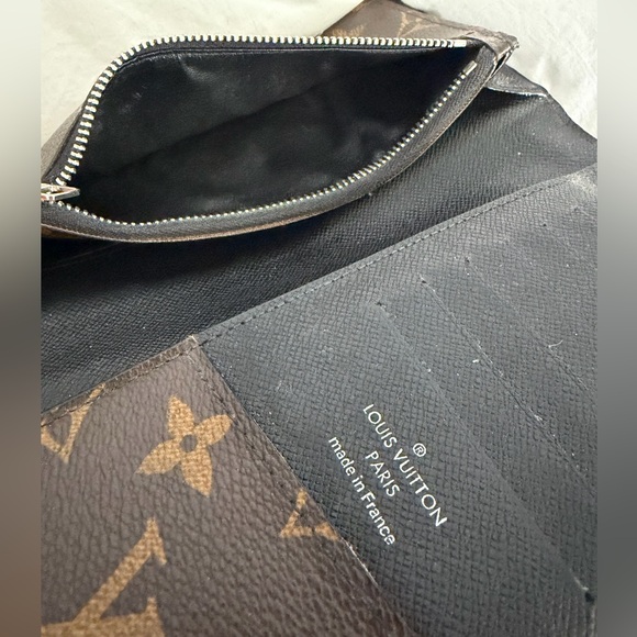 👑✅PRICE FIRM✅ AUTHENTIC Louis Vuitton Macassar Wallet - Picture 10 of 17